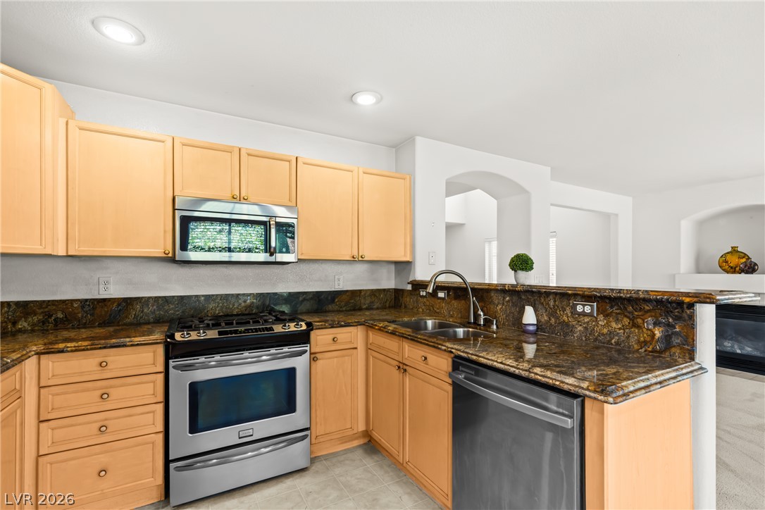 545 Aspen Leaf Street Property Photo 27