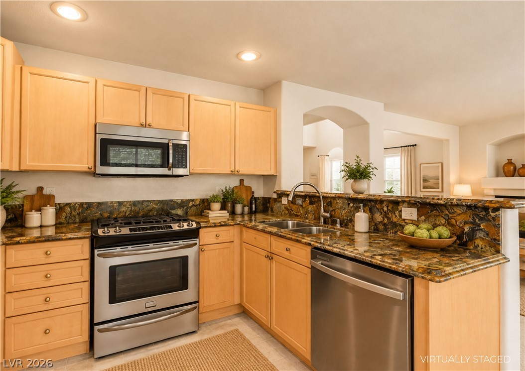 545 Aspen Leaf Street Property Photo 28
