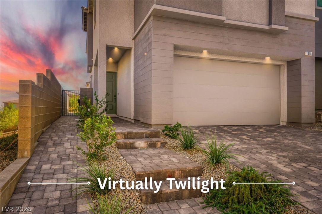 1618 Crested Eagle Street Property Photo 2