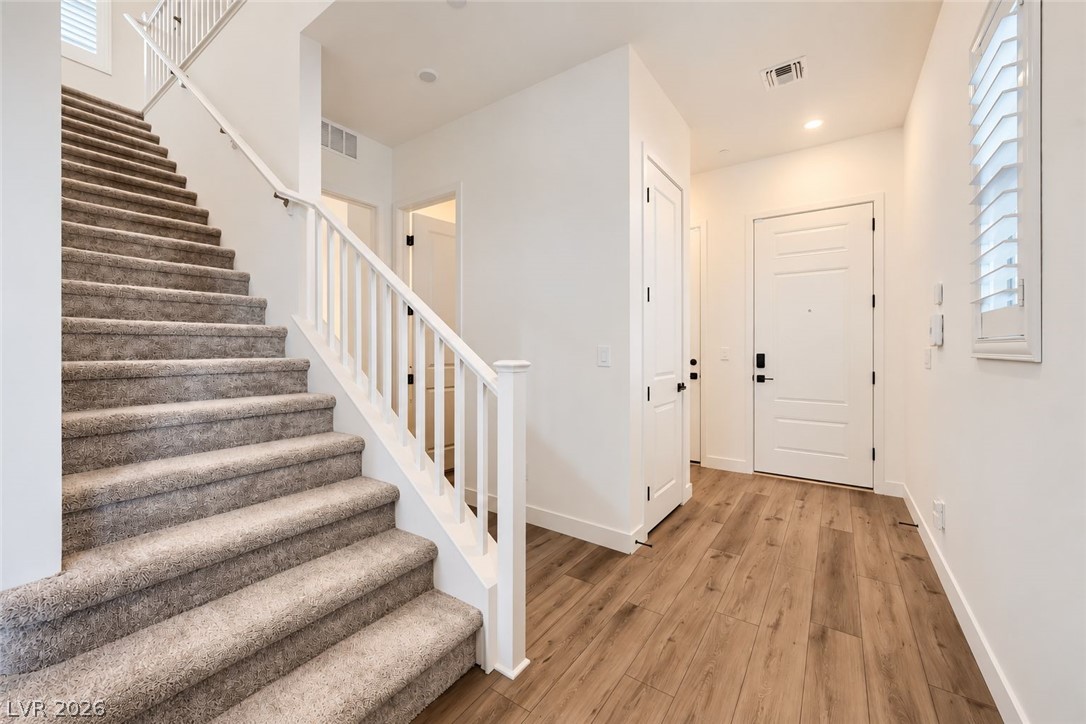 1618 Crested Eagle Street Property Photo 3