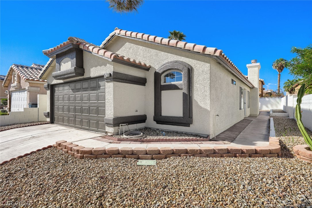 5736 Baffy Circle Property Photo 4