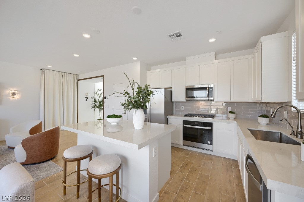 886 Arbor Spring Street Property Photo 4
