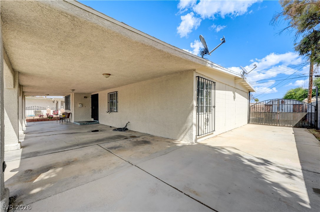 1716 Belmont Street Property Photo 4