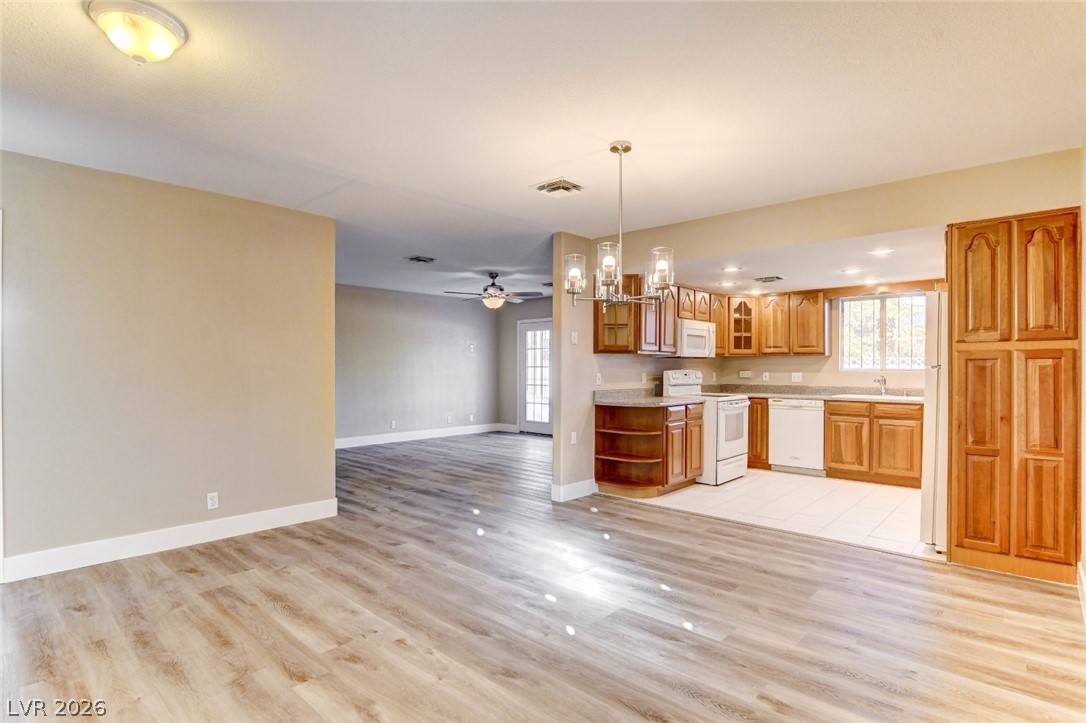 3358 Horizon Street Property Photo 4