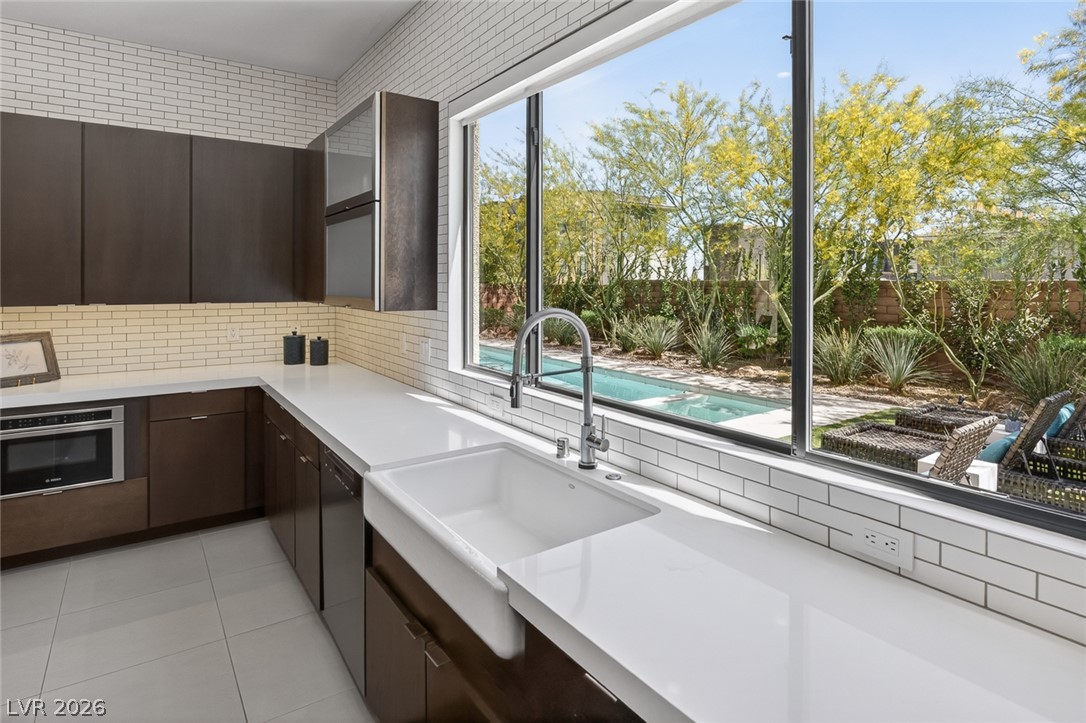 24 Garden Rain Drive Property Photo 16