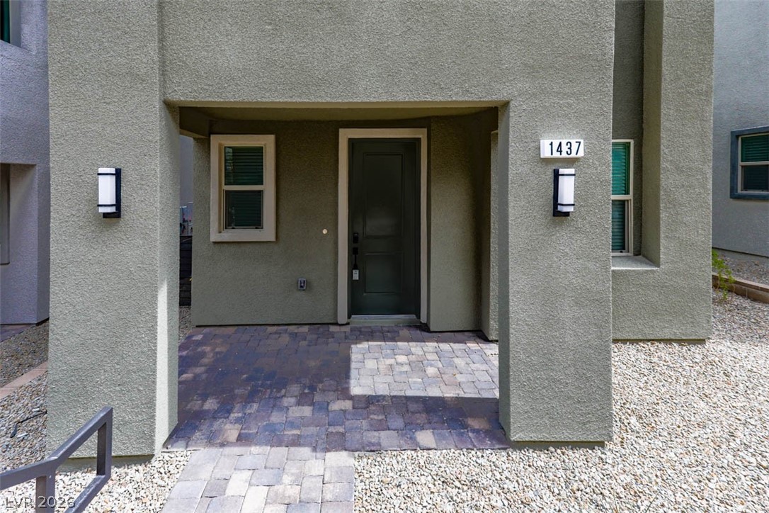 1437 Whistling Kite Street Property Photo 3