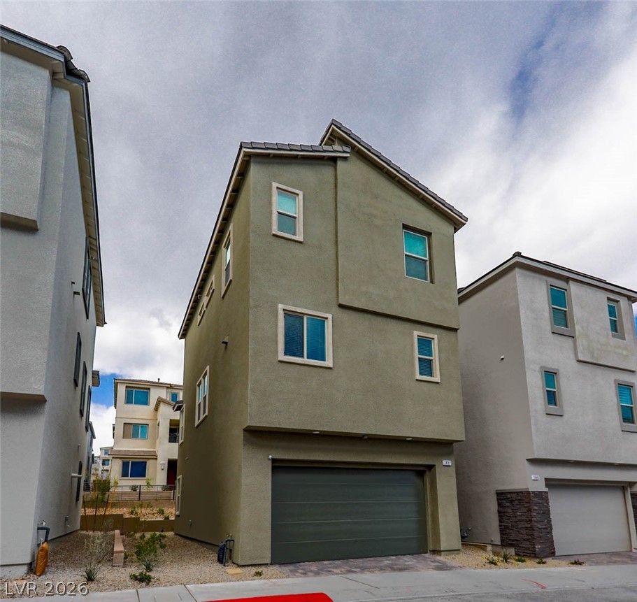 1437 Whistling Kite Street Property Photo 5