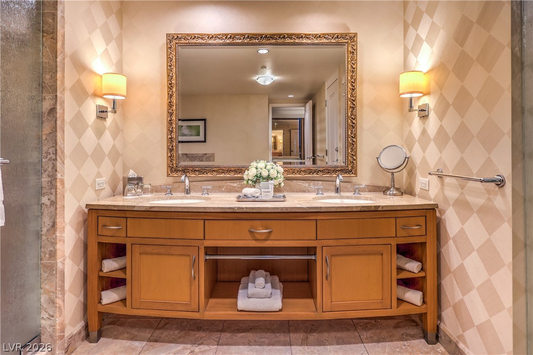 2000 Fashion Show Drive 3807 Property Photo 8