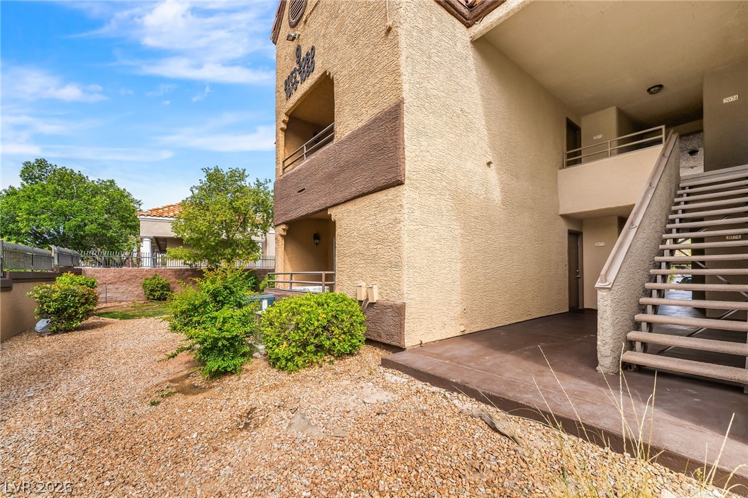 2200 South Fort Apache Road 2073 Property Photo 25