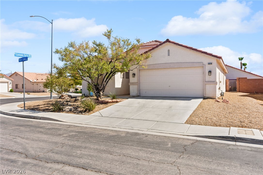 5918 Hills Echo Street Property Photo 6