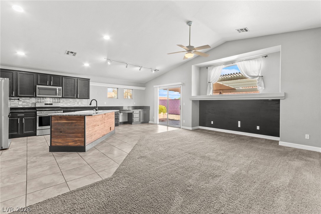 5918 Hills Echo Street Property Photo 11