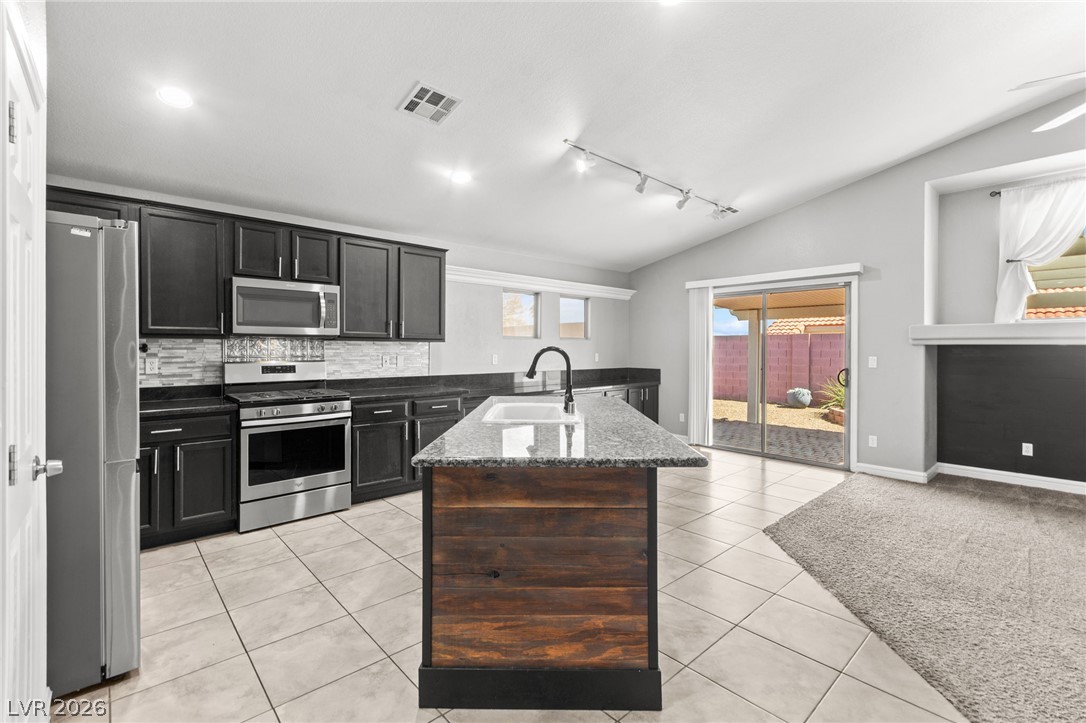 5918 Hills Echo Street Property Photo 15