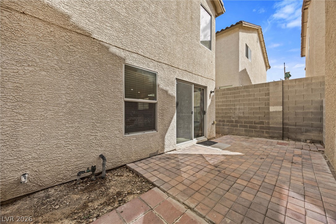 1194 Golden Apple Street Property Photo 3