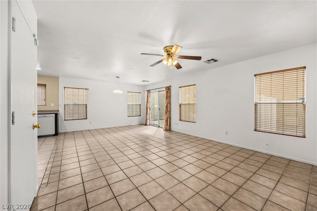 1194 Golden Apple Street Property Photo 5