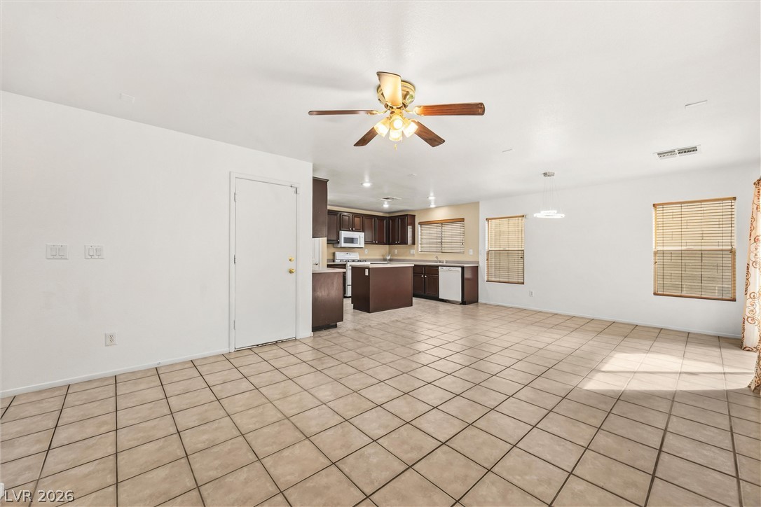 1194 Golden Apple Street Property Photo 6