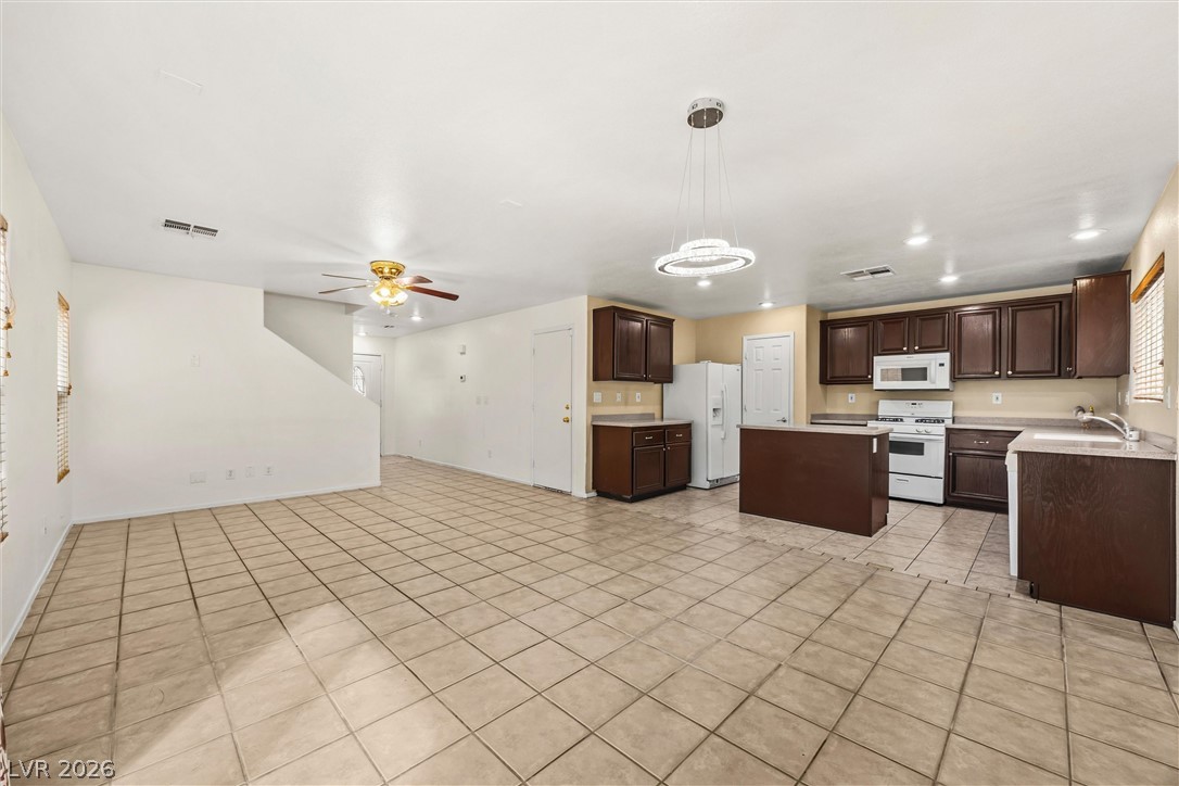 1194 Golden Apple Street Property Photo 8