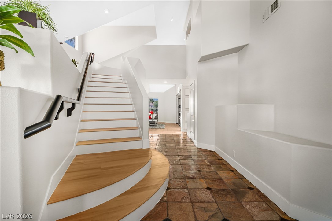 1929 Davina Street Property Photo 4