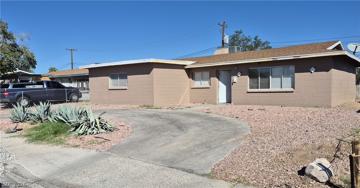 2032 Lawry Avenue Property Photo 1