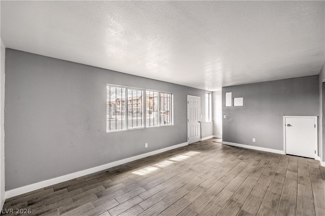 714 East Nelson Avenue F Property Photo 10