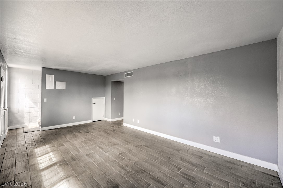 714 East Nelson Avenue F Property Photo 11