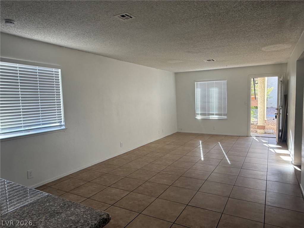 4451 Rich Drive B Property Photo 3
