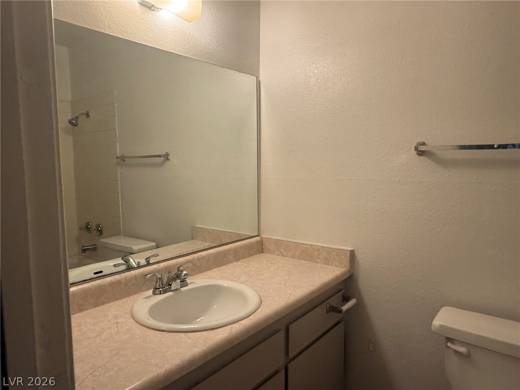 4451 Rich Drive B Property Photo 4