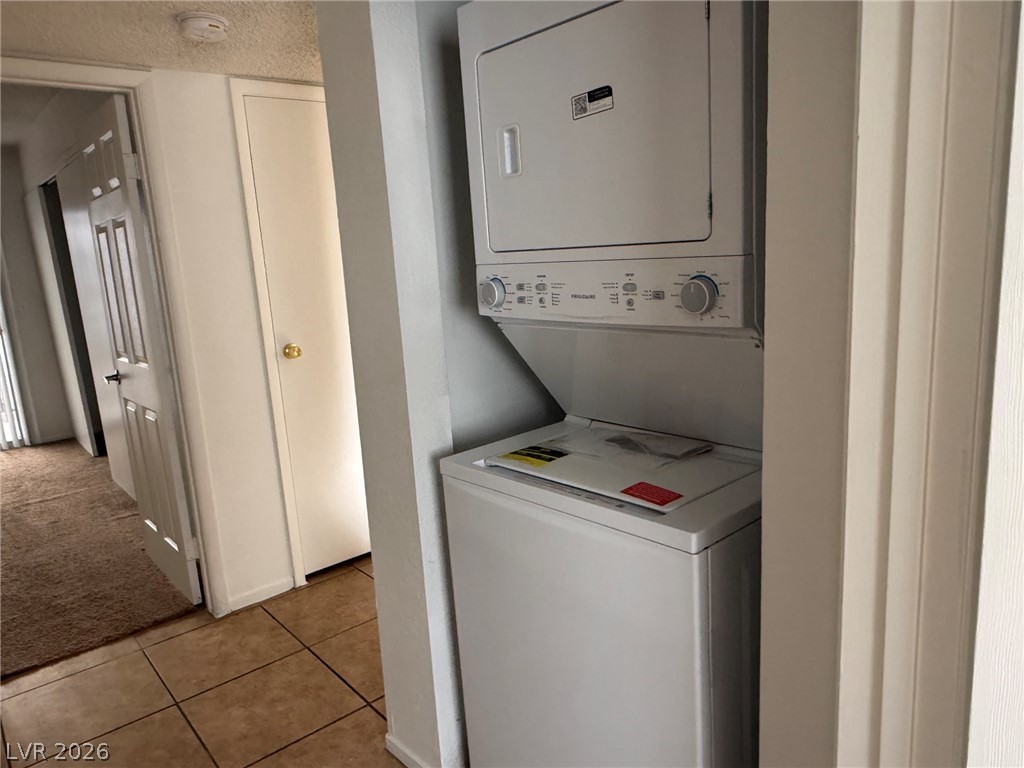 4451 Rich Drive B Property Photo 6