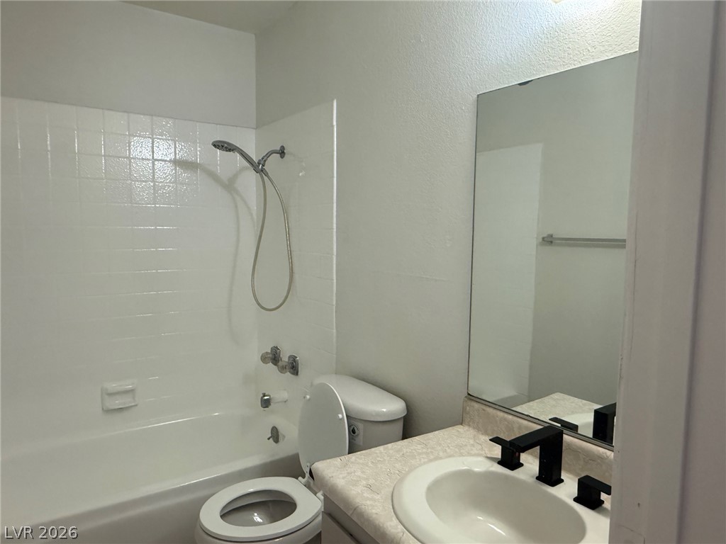 4451 Rich Drive B Property Photo 8