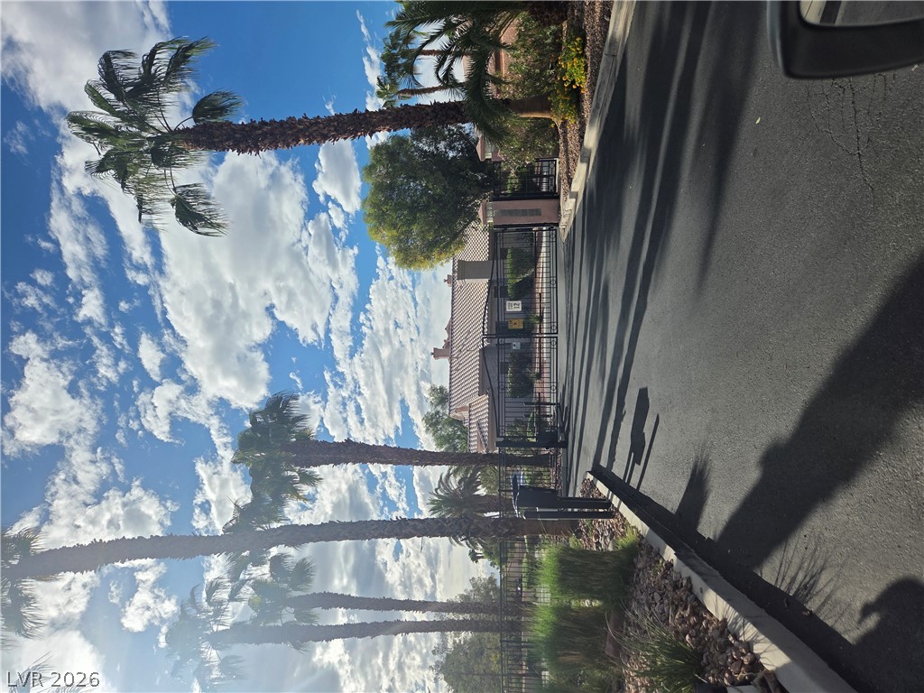5387 Heatherbrook Circle Property Photo 3