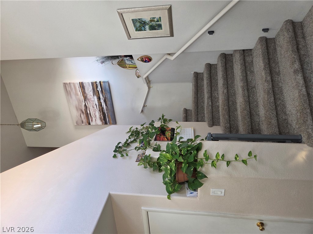 5387 Heatherbrook Circle Property Photo 8
