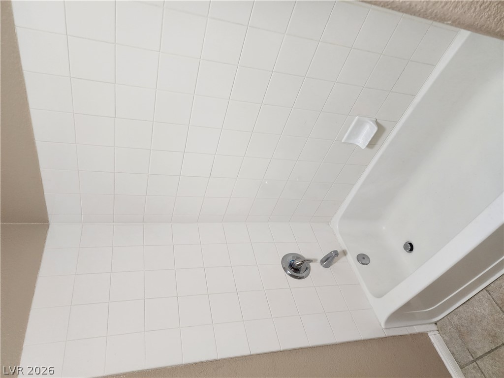 3933 Lazy Pine Street 102 Property Photo 25