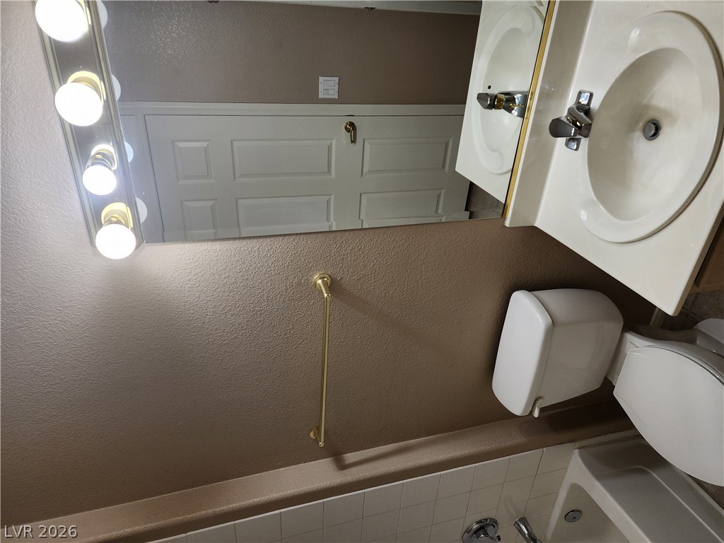 3933 Lazy Pine Street 102 Property Photo 31