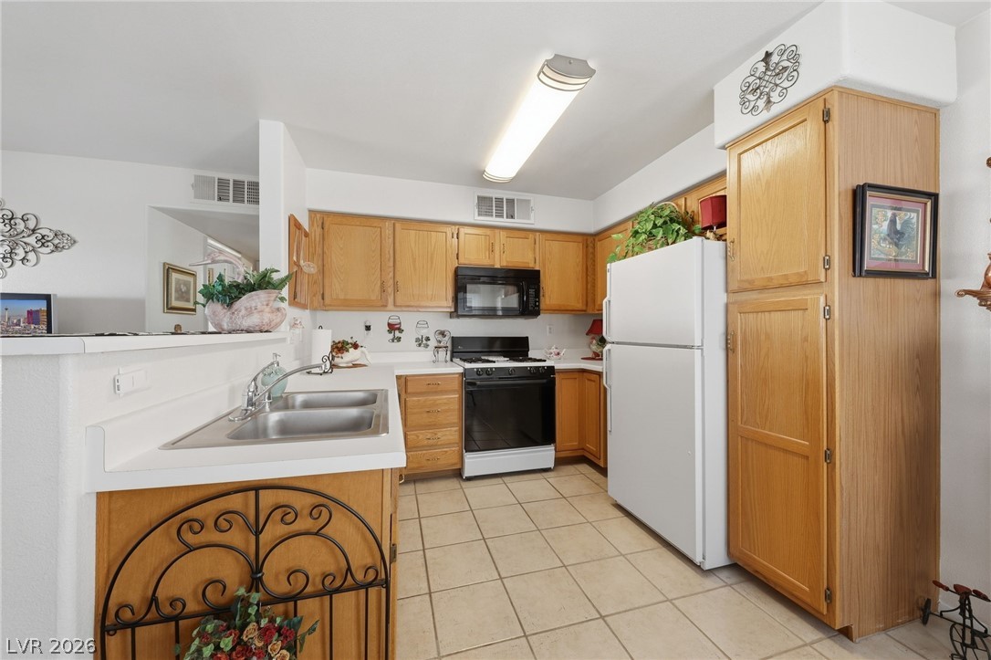 3425 East Russell Road 243 Property Photo 10