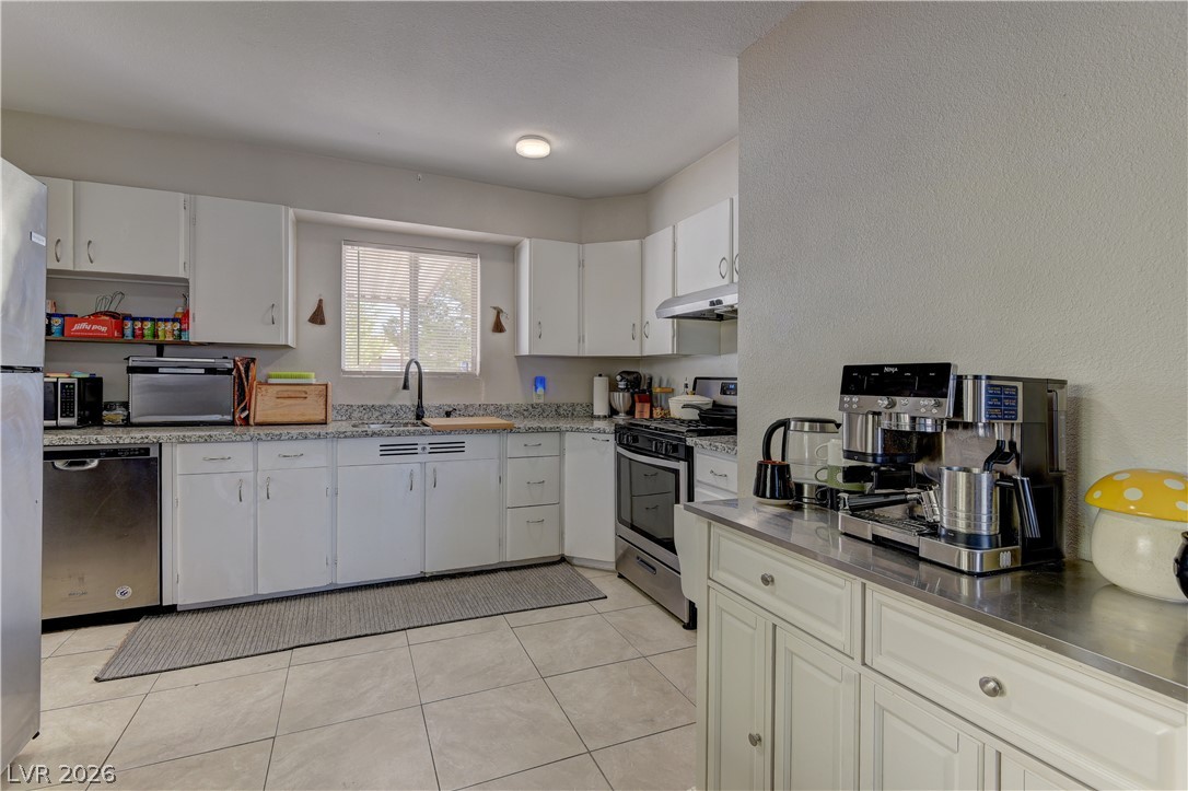 5408 Flower Circle Property Photo 6