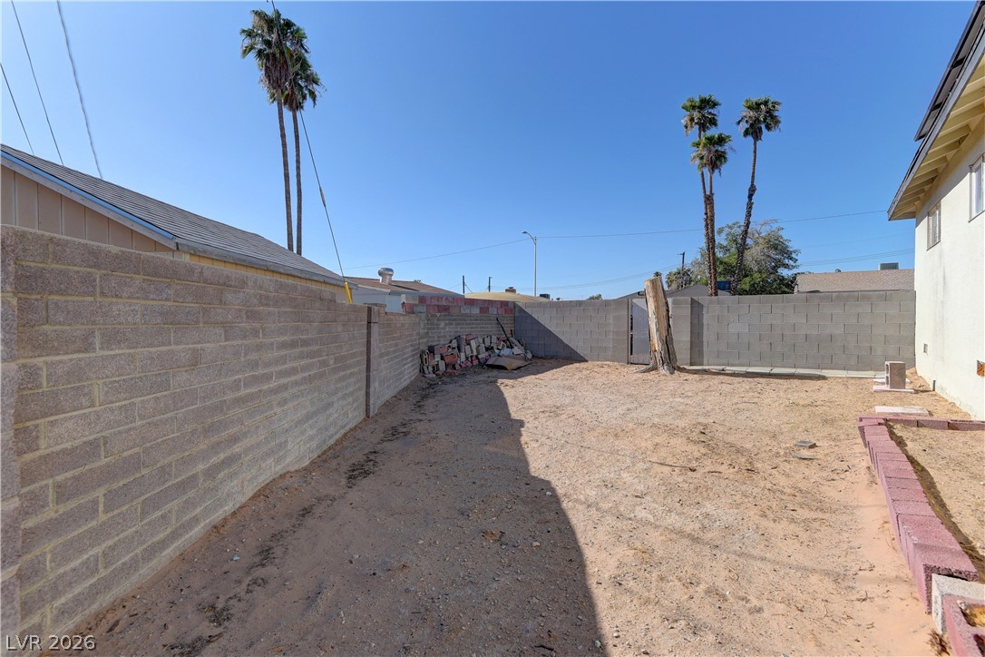 5408 Flower Circle Property Photo 21