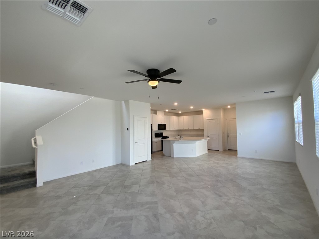 3240 Avernus Avenue Property Photo 9