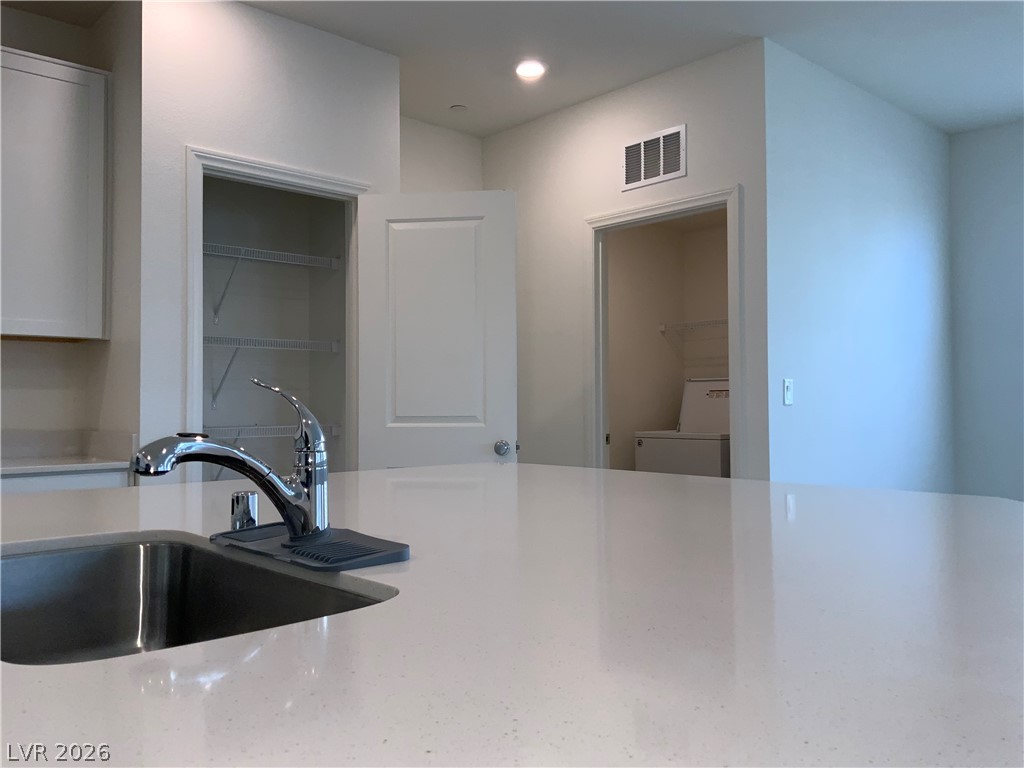 3240 Avernus Avenue Property Photo 12