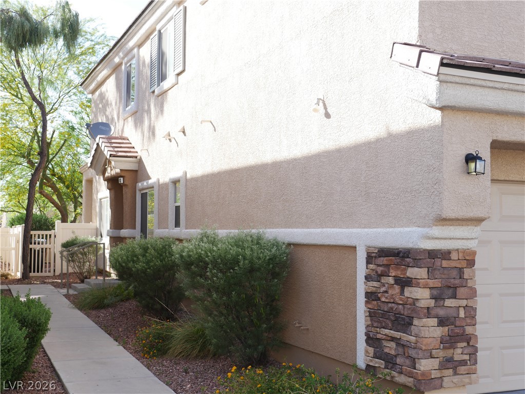 1065 Cryer Court 103 Property Photo 3