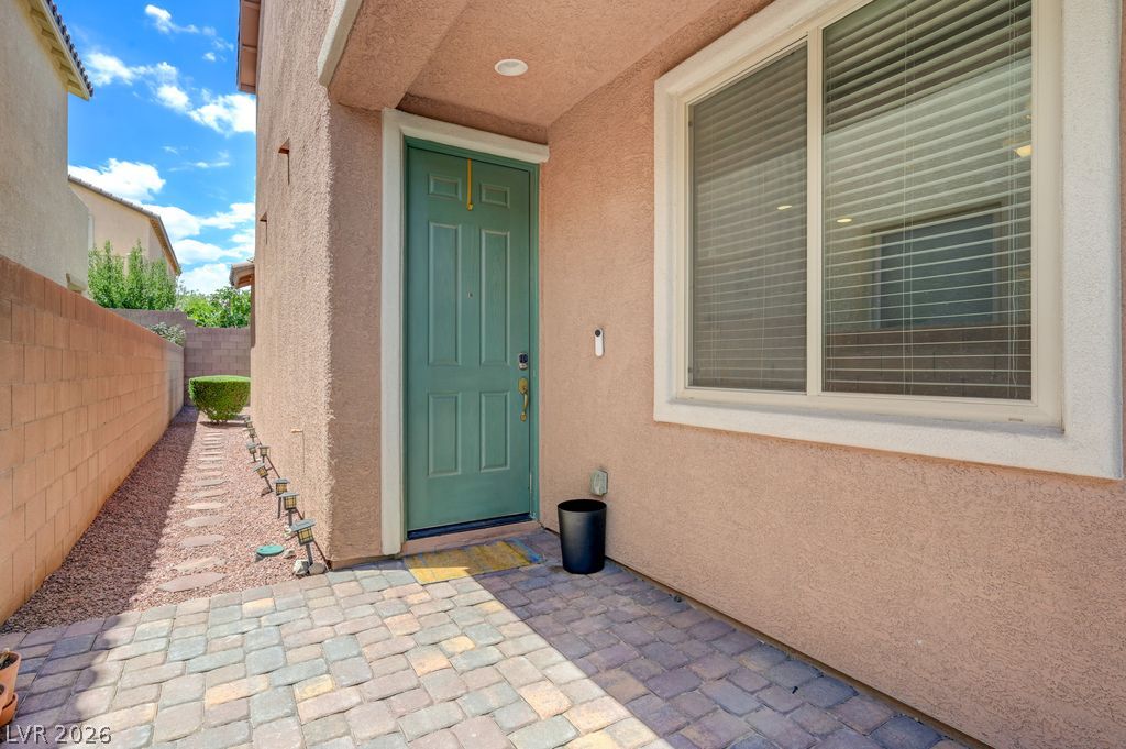 6221 Canterbury Field Road Property Photo 11