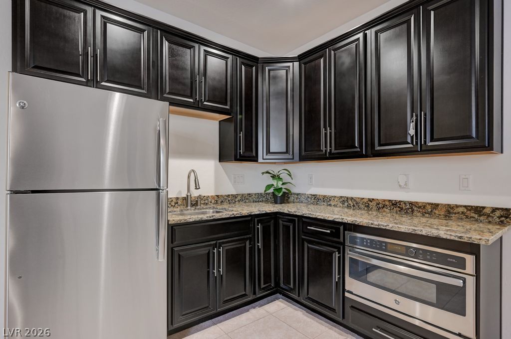 6221 Canterbury Field Road Property Photo 12