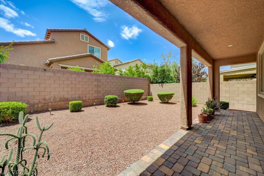 6221 Canterbury Field Road Property Photo 32