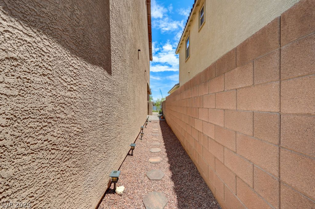 6221 Canterbury Field Road Property Photo 38