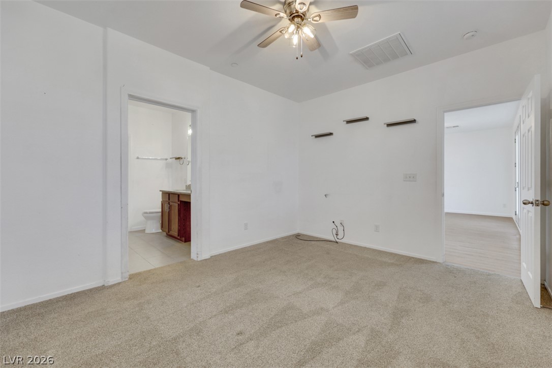 976 Crescent Falls Street Property Photo 17