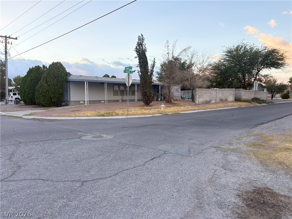 511 East Simkins Road Property Photo 3