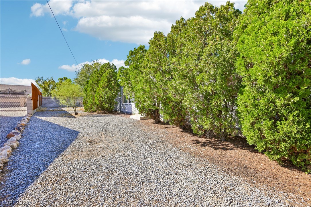 511 East Simkins Road Property Photo 22