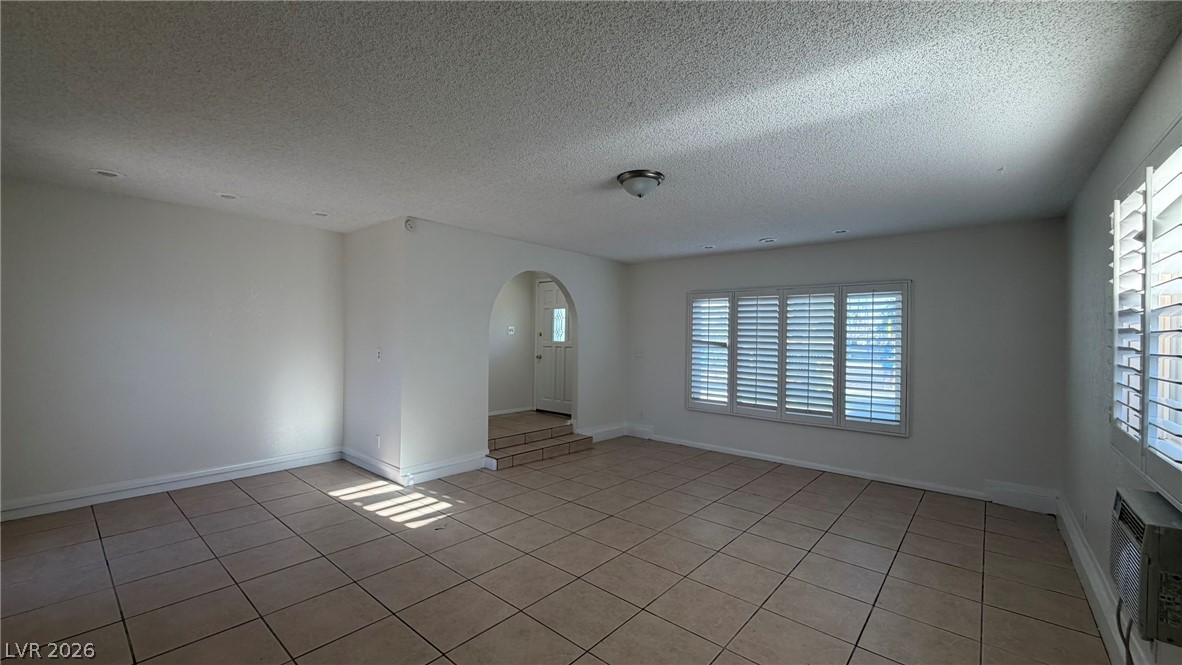 6206 West University Avenue Property Photo 4