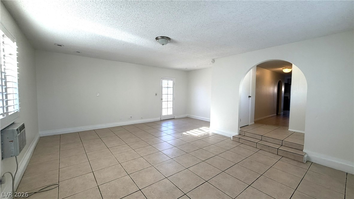 6206 West University Avenue Property Photo 5