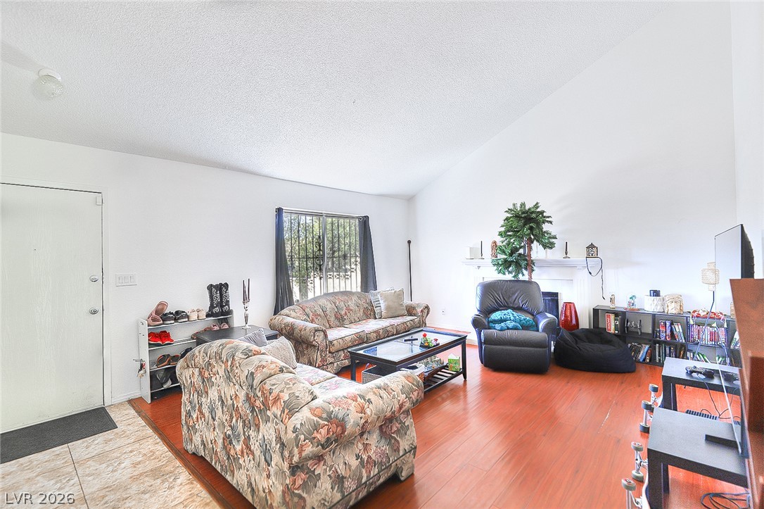 6146 Cedarwood Avenue Property Photo 6