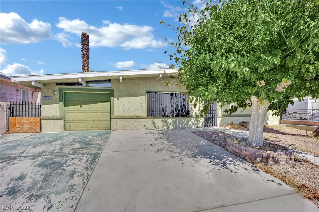 500 Recco Avenue Property Photo 4