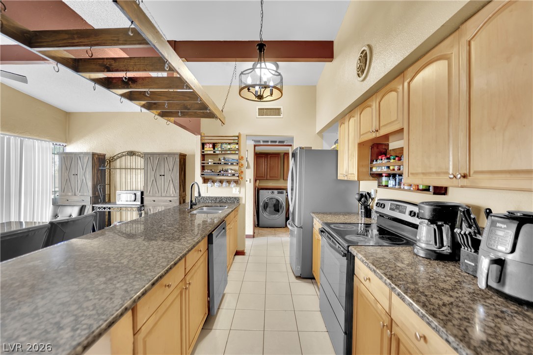 500 Recco Avenue Property Photo 17